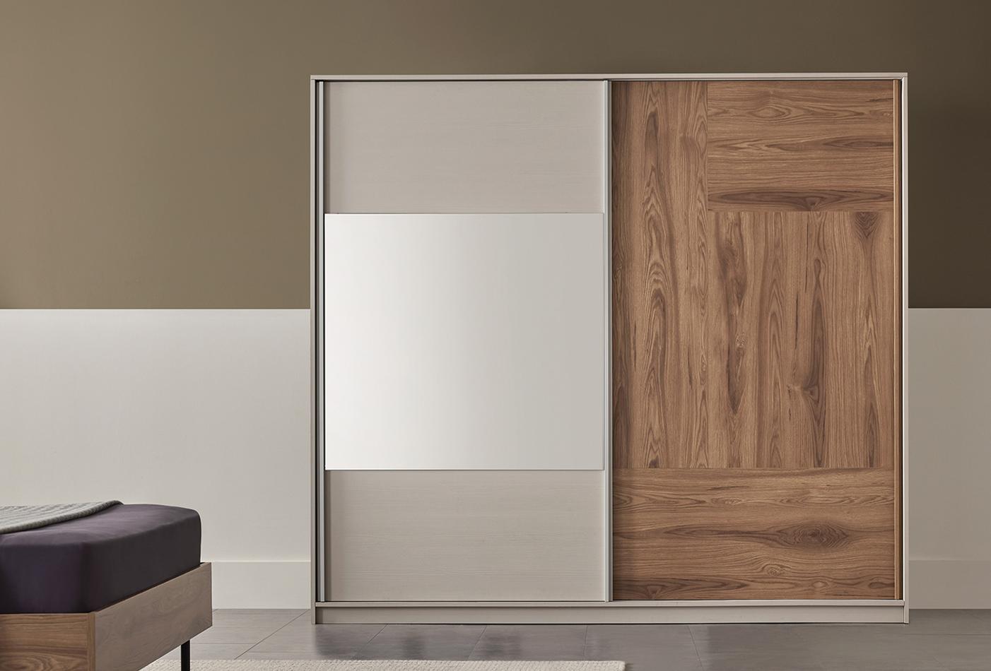 Гардероб с плъзгащи се врати Loreto 240см